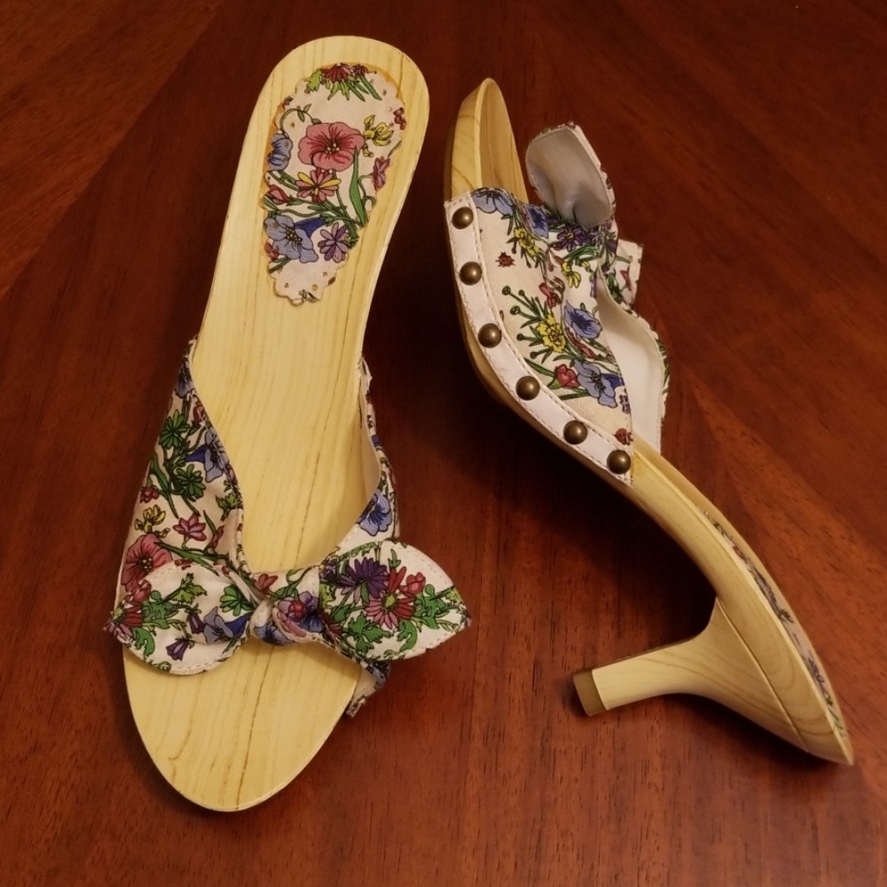 Floral fabric knot wooden kitten heel nail studs